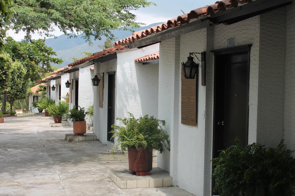 Hotel San Juan Internacional Girón Eksteriør billede